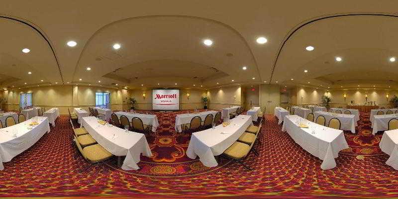 Visalia Marriott At The Convention Center Hotel Exterior foto